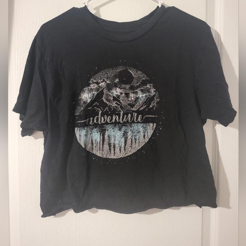 REBELIOUS ONE Large adventure crop top